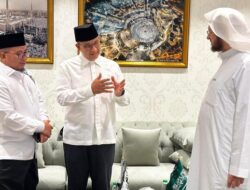 Tanggapi Kedekatan Jokowi dengan Ganjar dan Prabowo, Anies: Normal Saja