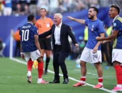 Dua Gol Mbappe Singkirkan Swedia
