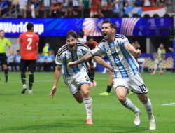 Argentina Lolos dari Lubang Jarum