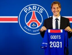Mika Godts Amunisi Baru PSG