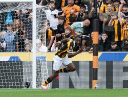 Hari Pertama Liga Inggis:  The Tigers Cetak Sejarah, Tractor Boys Raih Kemenangan di Menit Akhir