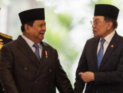 Anwar Ibrahim Bahas Karhutla RI dengan Prabowo di KTT BRICS