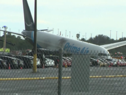 Pesawat Cargo Amazon Air Tergelincir, Lima Orang Tewas   