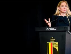 Asosiasi Sepakbola Belgia Minta Pertemuan Dewan FIFA Bahas Kasus Kartu Merah Folarin Balogun