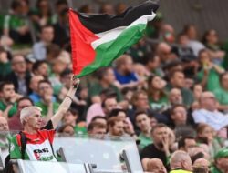 Olahragawan Irlandia Desak Boikot Laga Sepakbola Melawan Israel