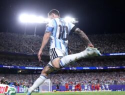 Siapa Mewarisi Nomor 10 Argentina Setelah Messi Pensiun